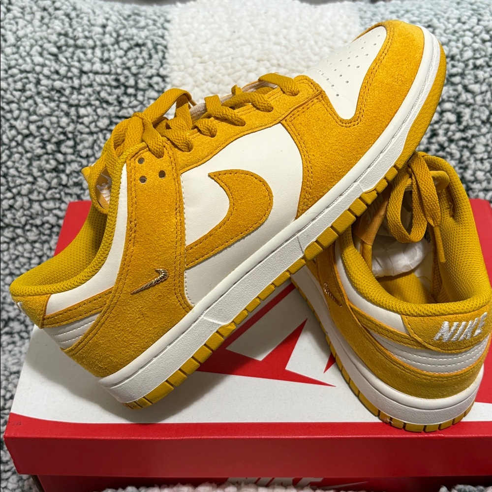 Nike Yellow and White Dunks - Picture 3 of 6